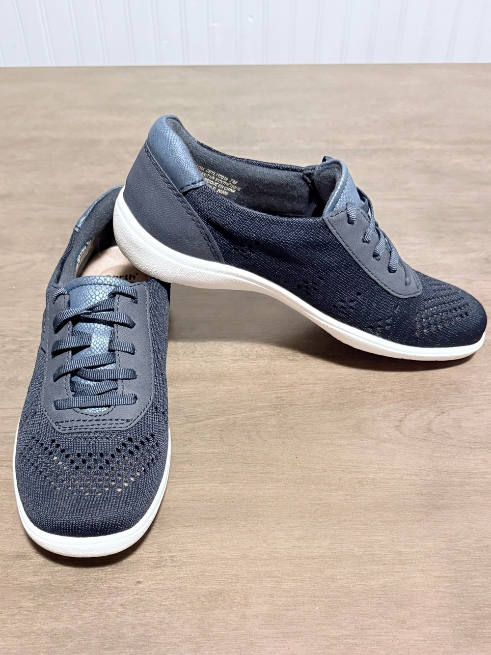 Earth Origins Navy/Black Knit Lace-Up Athletic Sneakers - Cushion & Arch Support